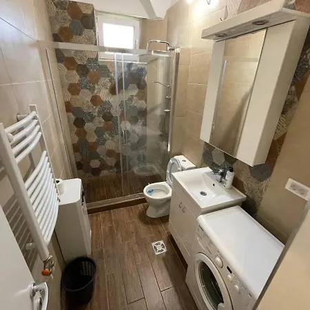 Leka Sa Parkingom Apartment