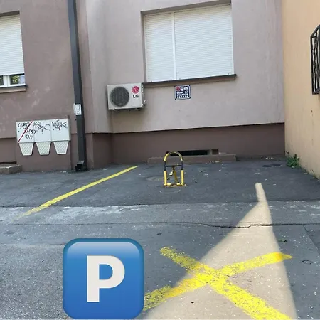 Apartament Leka Sa Parkingom